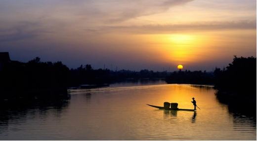 gia-su-nhan-van-quan-9-phan-tich-noi-sau-bai-tho-trang-giang